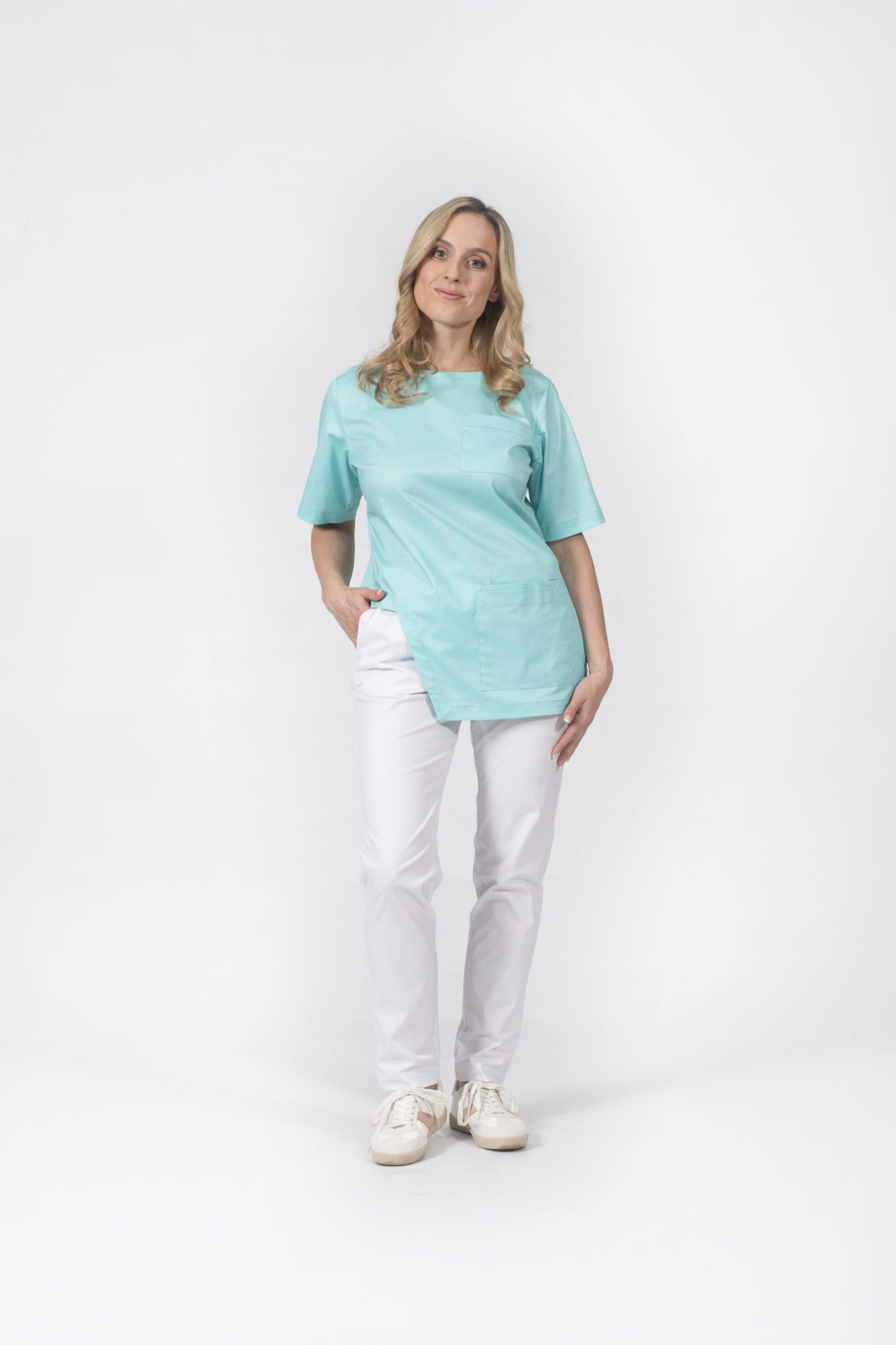 odzież ubrania medyczne strój medyczny ochronny specjalistyczny dla personelu sanitarnego kliniki prywatnej medycyny estetycznej ośrodka przychodnie zdrowia scrubs bluza bluzka silvie 017
