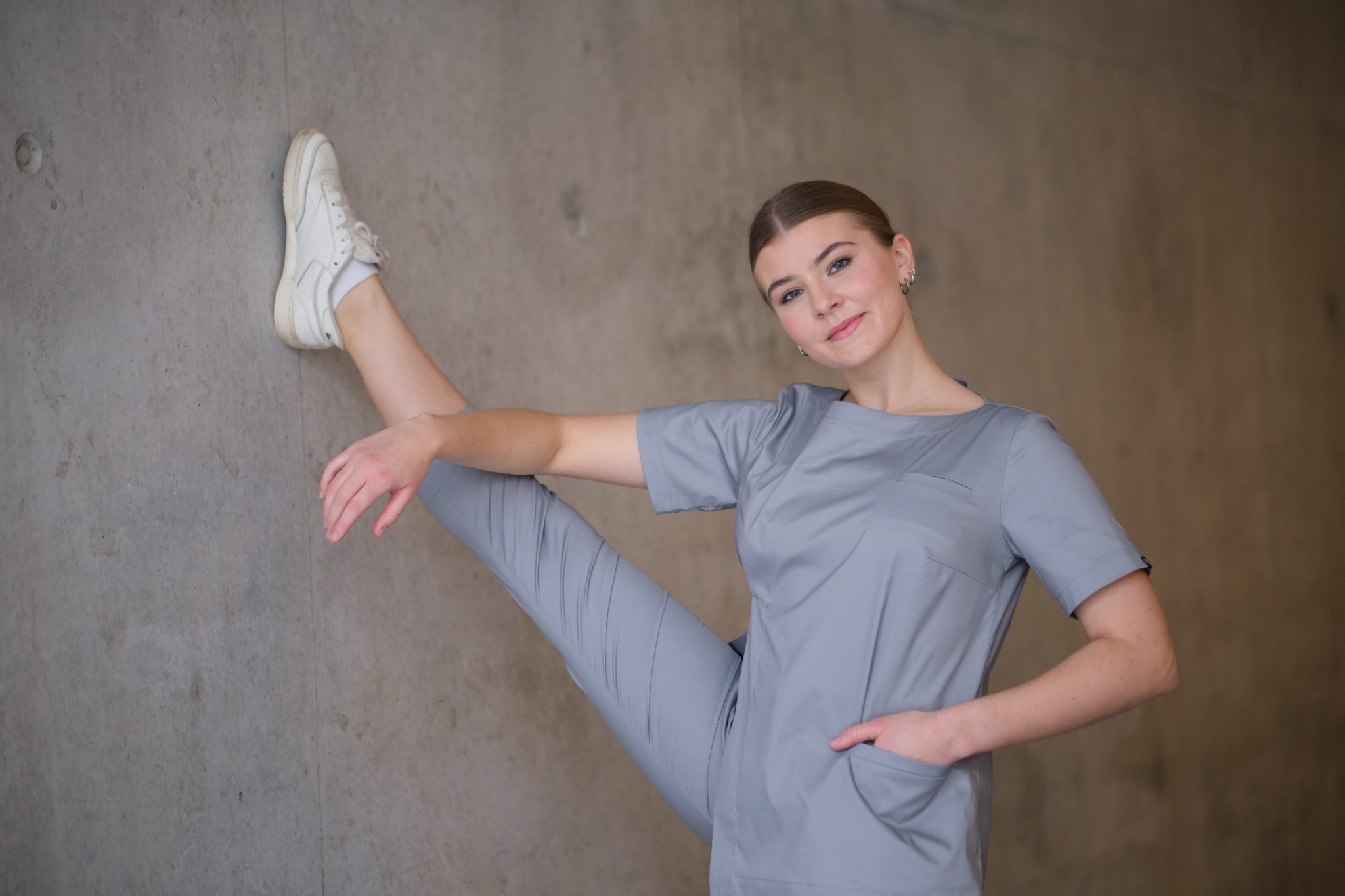 stylish doctor odzież ubranie medyczne do pracy w służbie zdrowia odzież higieniczna stomatologiczna bluzka bluza leia 017