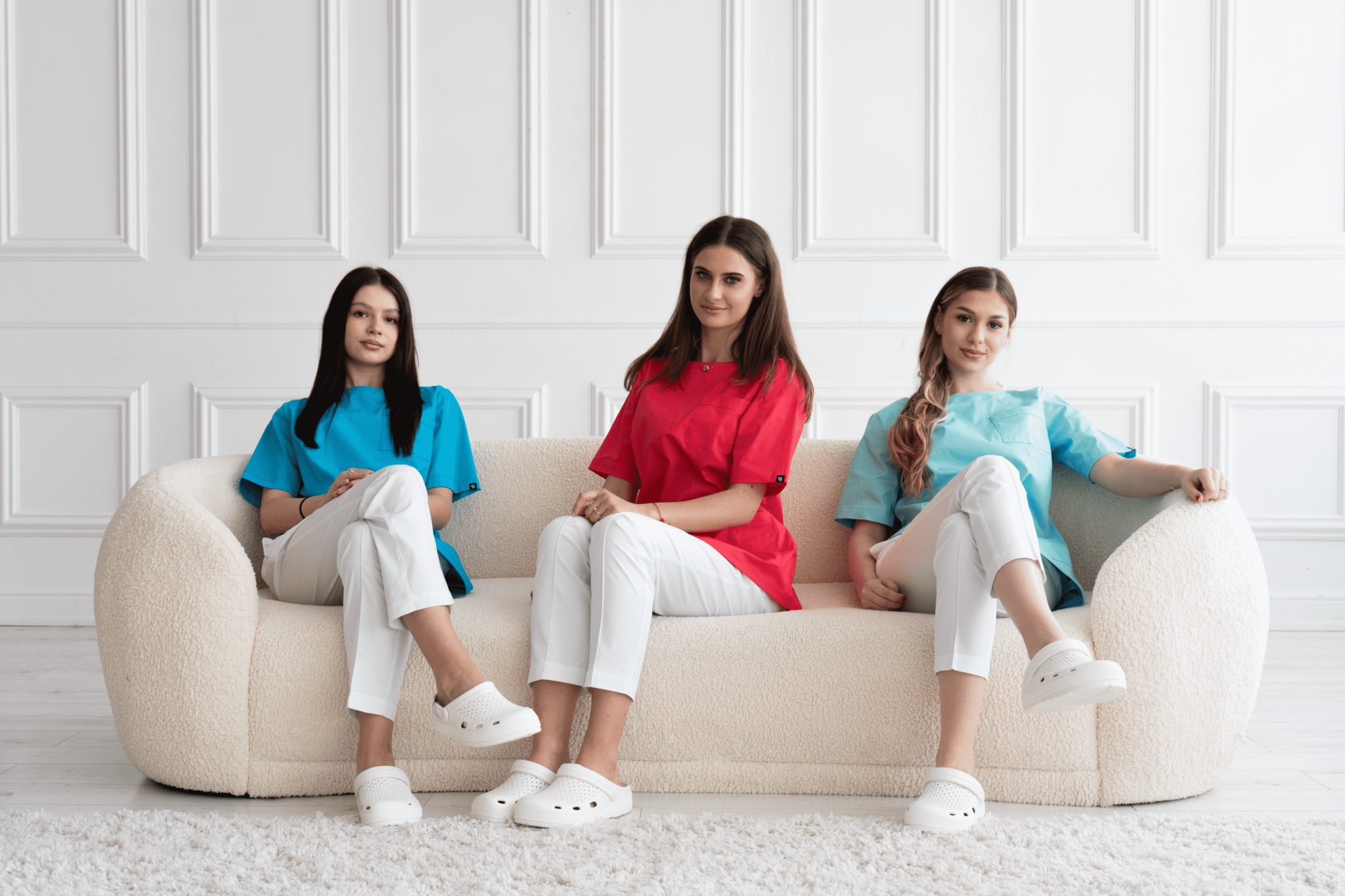 stylish doctor odzież ubranie medyczne dla personelu rehabilitacyjnego elastyczne scrubs bluza bluzka silvie 0377