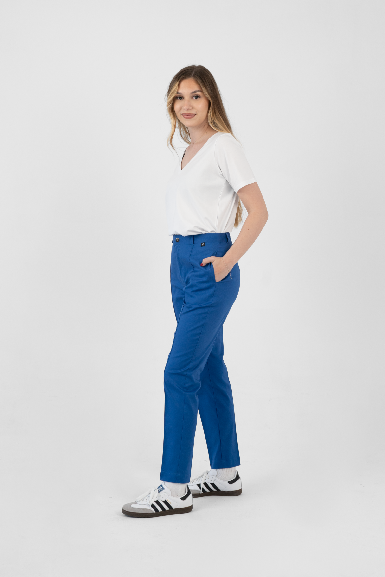 stylish doctor medical clothing attire Sara t-shirt Julietta pants 002